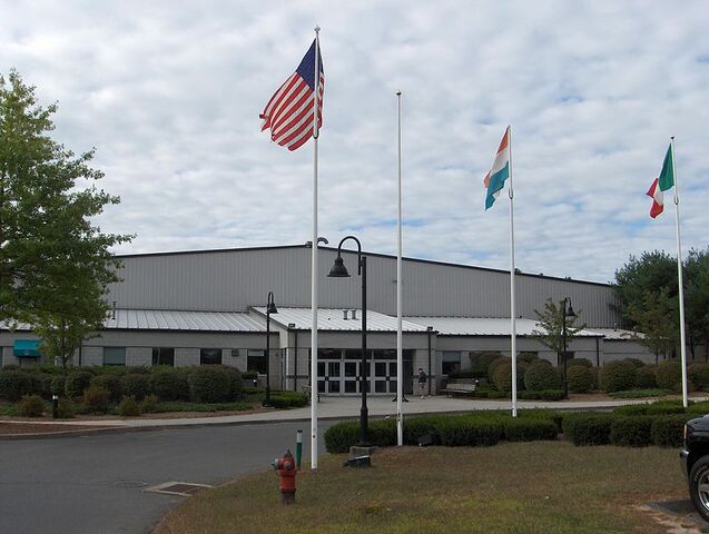File:Simsbury, Connecticut.jpg