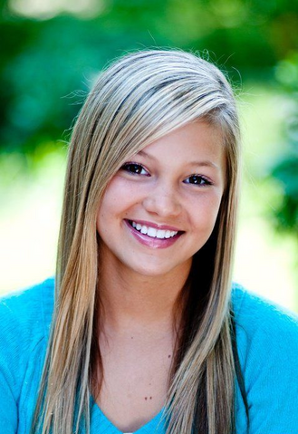 File:Younger Olivia Smiling.png