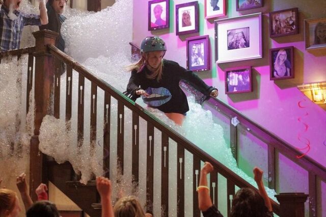 File:StuntSnow.jpg