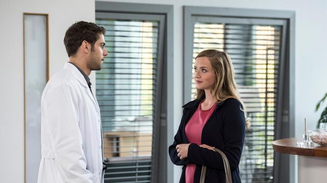 Datei:Eva-will-auf-niklas-angebot-der-klinikfuehrung-zurueckkommen-und-ist-erstaunt-dass-e-folge-90-100- v-varxl aedc89.jpg