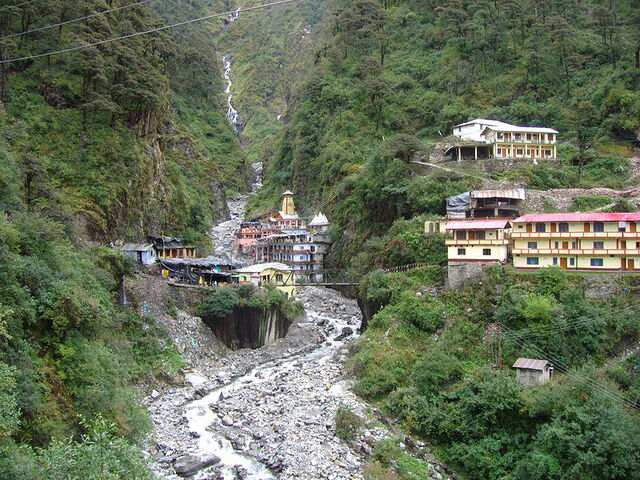 File:Yamunotri temple.jpg