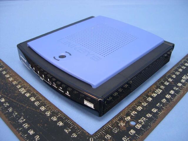 File:Linksys WRT150N v1.1 FCCc.jpg
