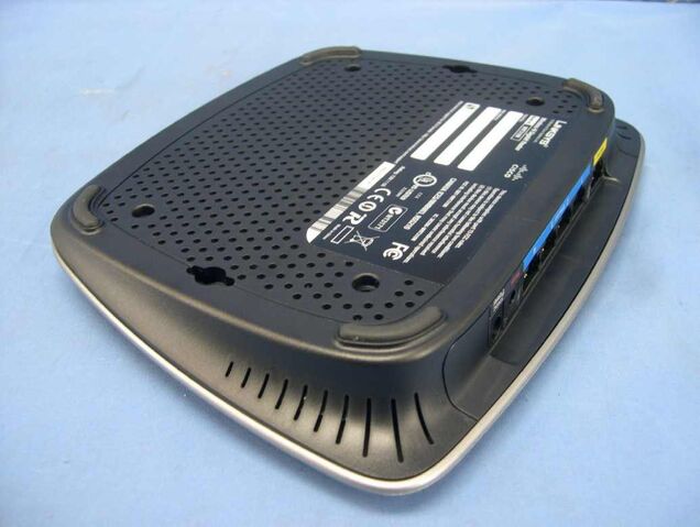 File:Linksys WRT310N v1.0 FCCb.jpg