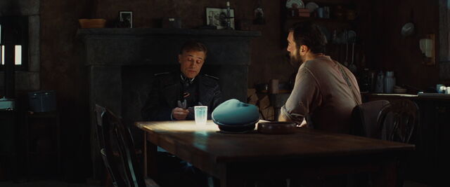 File:Hans Landa tells LaPadite that he has exhausted his French.jpg