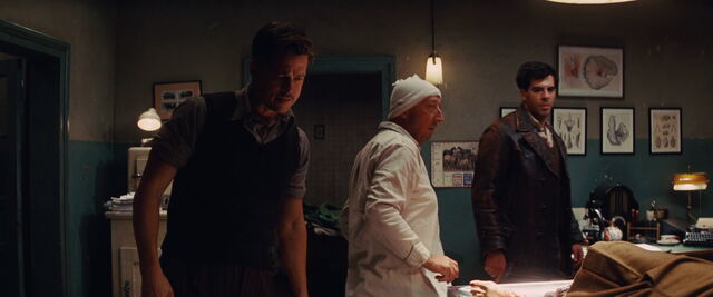 File:Aldo Raine, doc and Donny in the hospital.jpg