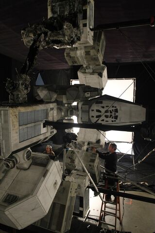 File:Behind the scenes 2.jpg