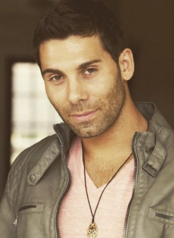 File:Alec Rayme.png