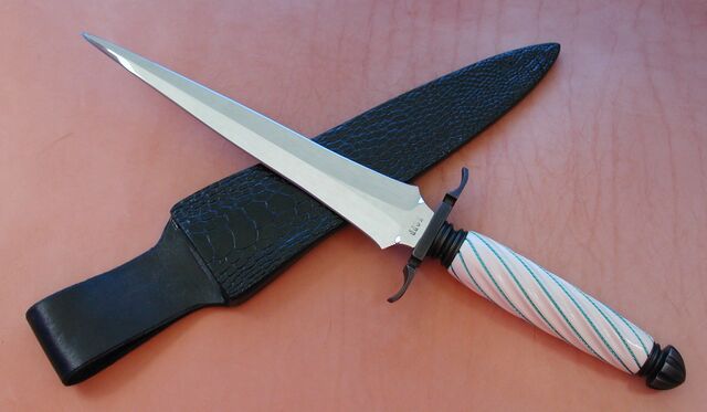 File:Basic Steel Dagger.jpg