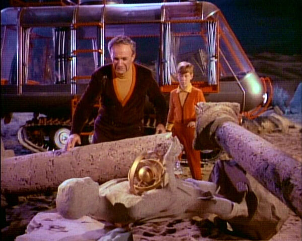 File:Destroyed statue.jpg