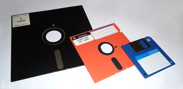File:800px-Floppy disk 2009 G1.jpg