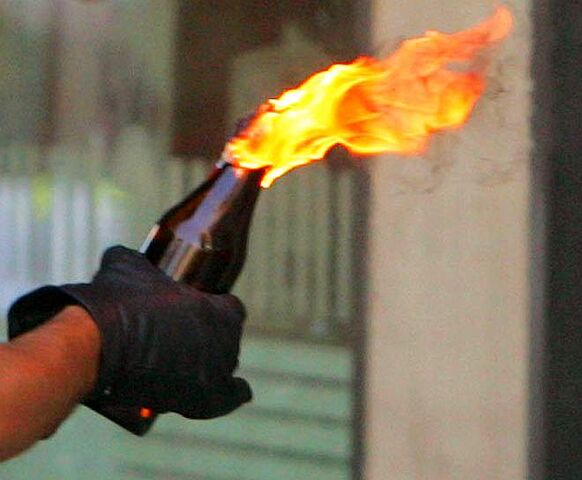 File:Molotov cocktail flam.jpg