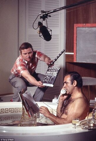 File:Sean-connery-reading-on-the-set-of-diamonds-are-forever-1971.jpg