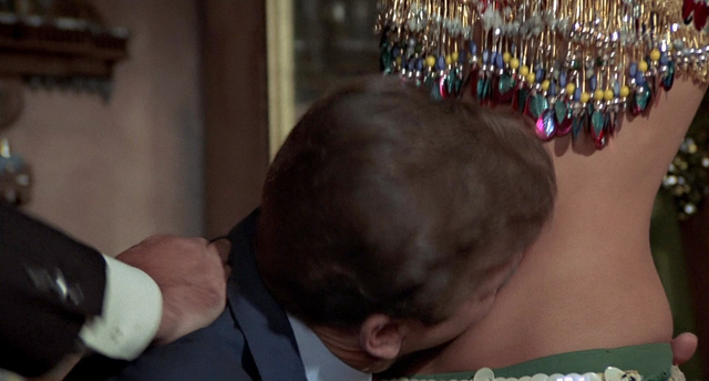 File:The-man-with-the-golden-gun-84.png