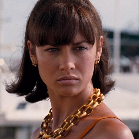 File:Camille Montes (Olga Kurylenko) - Profile.jpg