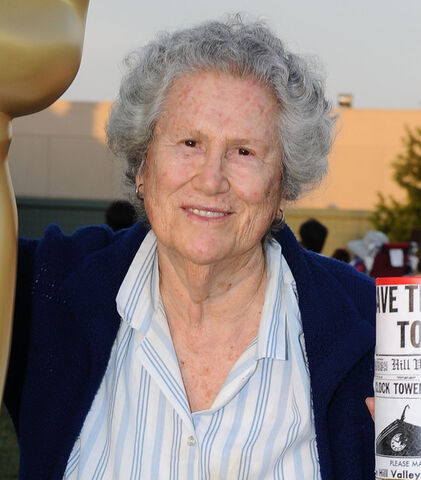 File:Elsa Raven.jpg