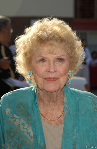 File:Gloria-Stuart-4.jpg