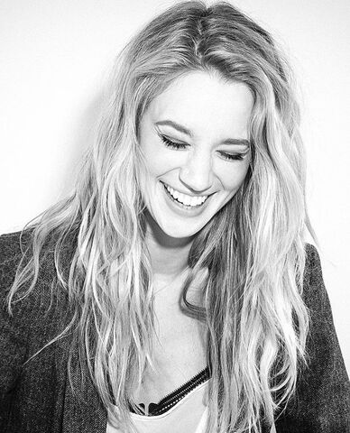 File:Yaelgroblas-issuemag4.jpeg
