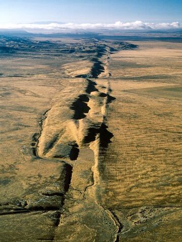 File:San-andreas-fault 19 600x450.jpg