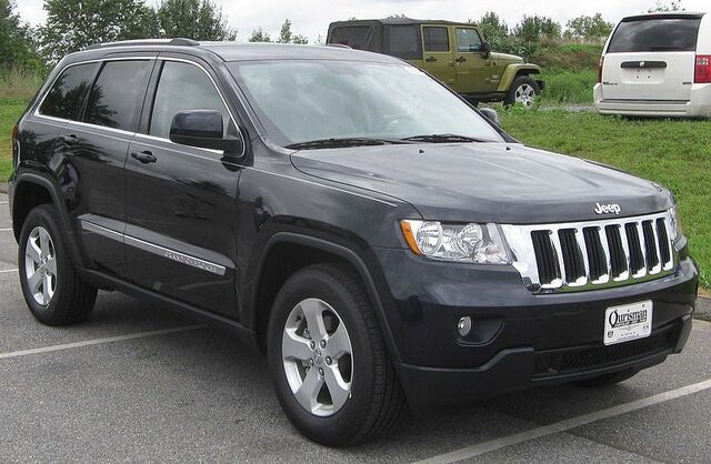 File:2011 Jeep Grand Cherokee Laredo -- 08-13-2010.jpg
