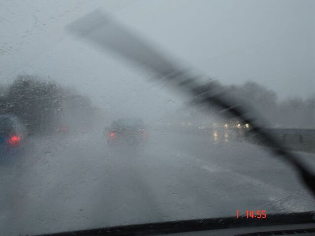 File:Wiper in car 3.jpg