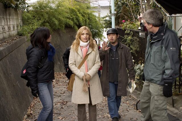 File:Still-of-sarah-michelle-gellar-and-takashi-shimizu-in-the-grudge-(2004).jpg