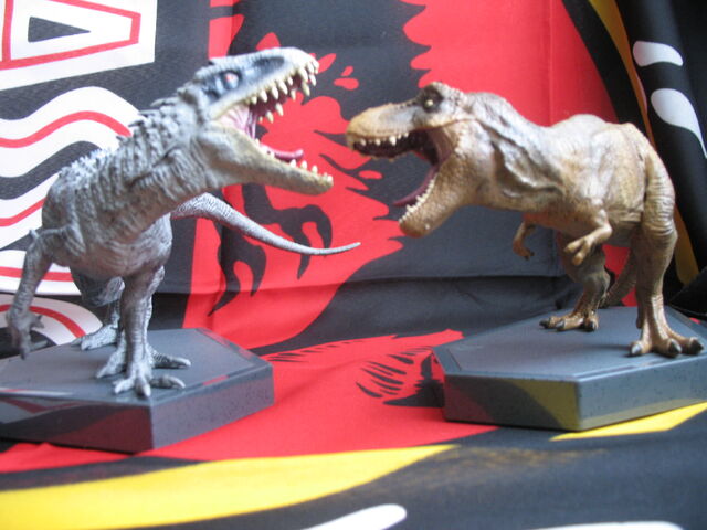 File:JW BR figurines6.jpg
