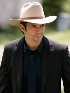 File:Olyphant-justified-hat.jpg