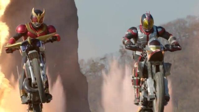 File:Kuuga & Faiz.jpg