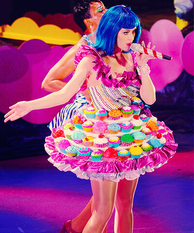 File:KatyPerryCupcakeDress.jpg