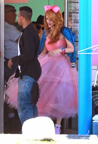 File:Bella video.jpg