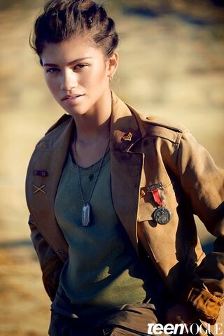 File:Snapshot-zendaya-teen-vogue-february-2015-fbd3.jpg