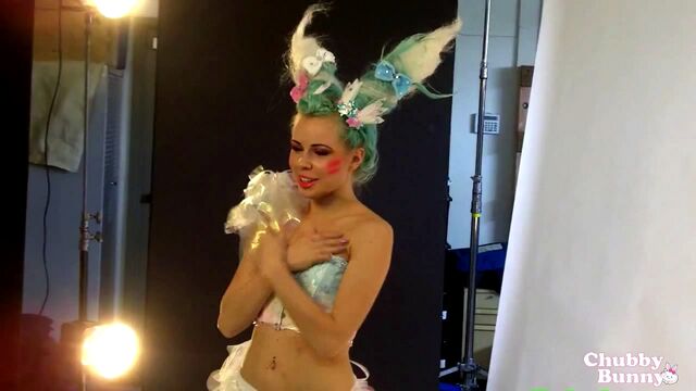 File:Kerli Chubby Bunny 12.jpg