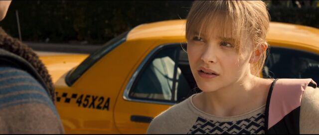 File:Dave talks to mindy.jpg
