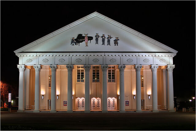 File:Konzerthaus-karlsruhe.jpg