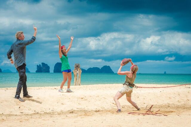 Fichier:Koh-lanta-thailande-carine-fait-gagner-equipe-a-l-epreuve-d-immunite-66679b-0@1x.jpg