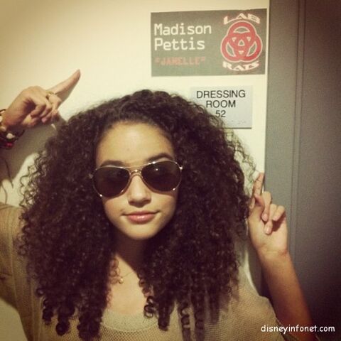 File:Madison-pettis-lab-rats-set-500x500.jpg