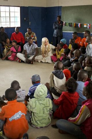 File:12-1-12 Visiting Children in South Africa 002.jpg