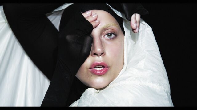 File:Applause Music Video 022.jpg
