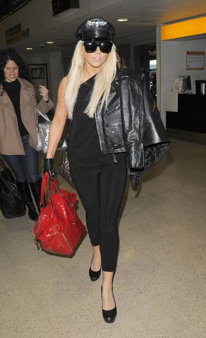 File:09-01-18 Heathrow Airport.jpg