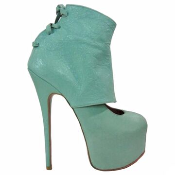 File:Lady-Gaga-Mint-leather-Spat-Shoes.jpg