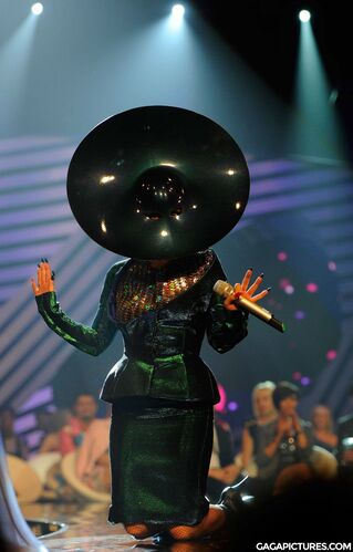 File:Nov6-MTV-EMA-BestVideo.jpg