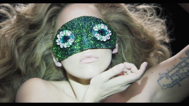 File:Applause Music Video 075.jpg