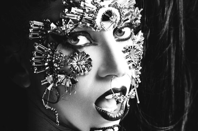 File:3-25-11 Inez and Vinoodh 006.jpg