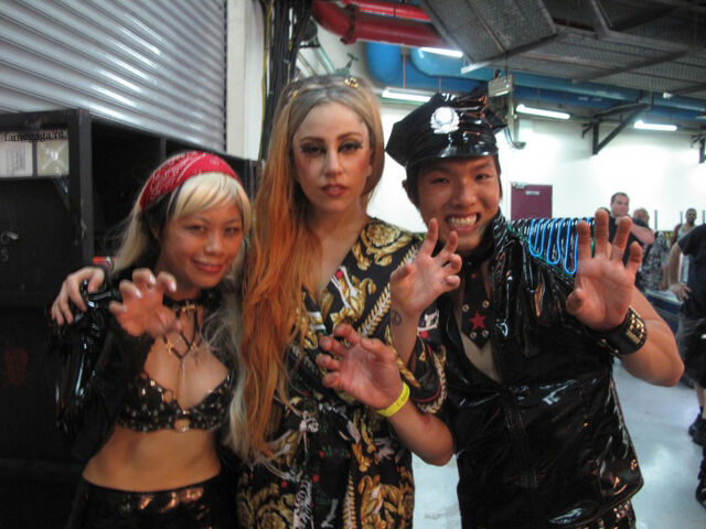 File:5-29-12 Backstage meet and greet 004.jpg