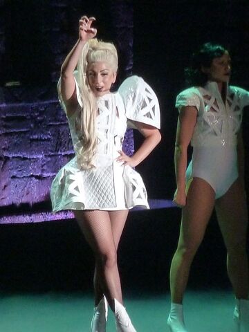 File:The-Born-This-Way-Ball-Tour-in-Antwerp-lady-gaga-32351124-750-1000.jpg