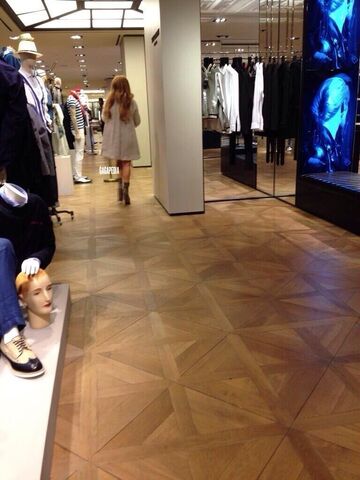 File:4-15-14 At Yves Saint-Laurent Store in NYC 001.jpg