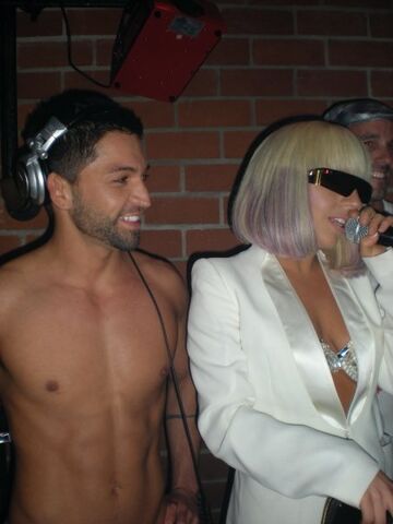 File:3-12-09 Channel 93.3 002.jpg