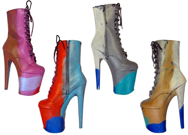 File:Kerin Rose - Hand painted boots.jpg