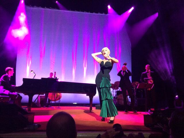File:10-10-2015 At Columbus Citizens Foundation's event in New York Performing La Vie En Rose 001.jpg