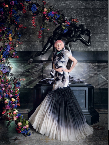 File:Vogue 2011 07.png
